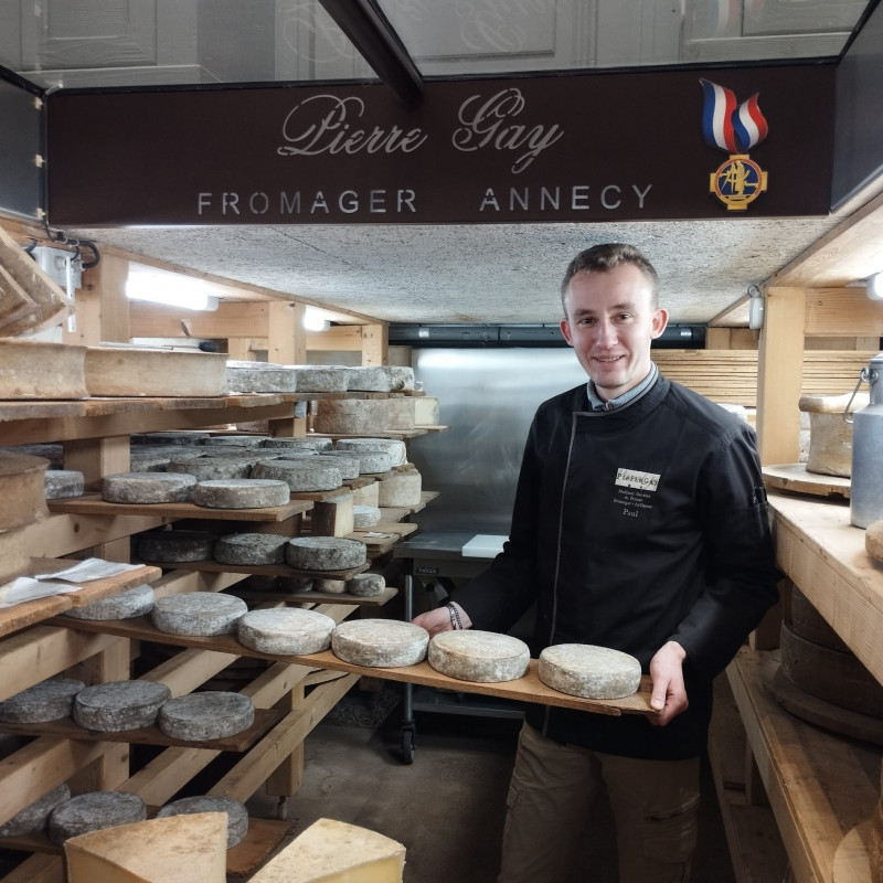 fromagerie-pierre-gay-personne2-508